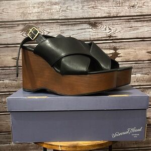 Universal Thread Black and Brown Platform Sandals